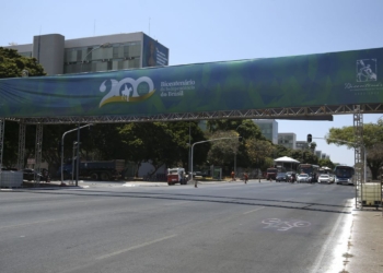 Esplanada dos Ministérios recebe preparativos para o desfile cívico-militar de 7 de Setembro