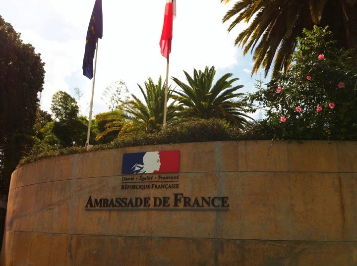 Embaixada francesa ajudará a traduzir a obra premiada de Makenzy