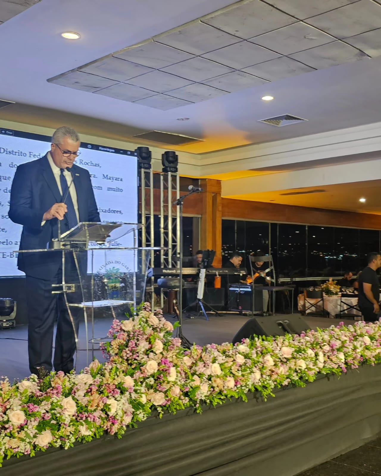 Governador Ibaneis Rocha prestigia evento pela Embaixada do Gabão - Meu  Quadradinho