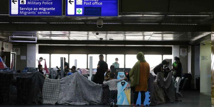 Afegãos no Aeroporto de Guarulhos