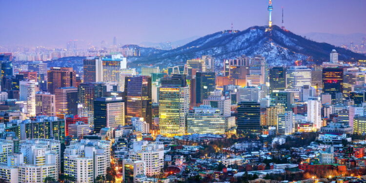 Downtown cityscape of Seoul, South Korea